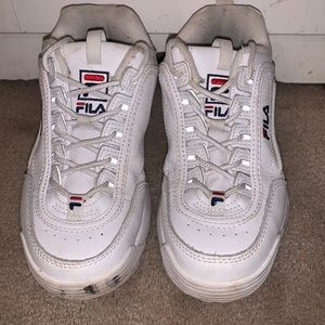 white fila sneaker